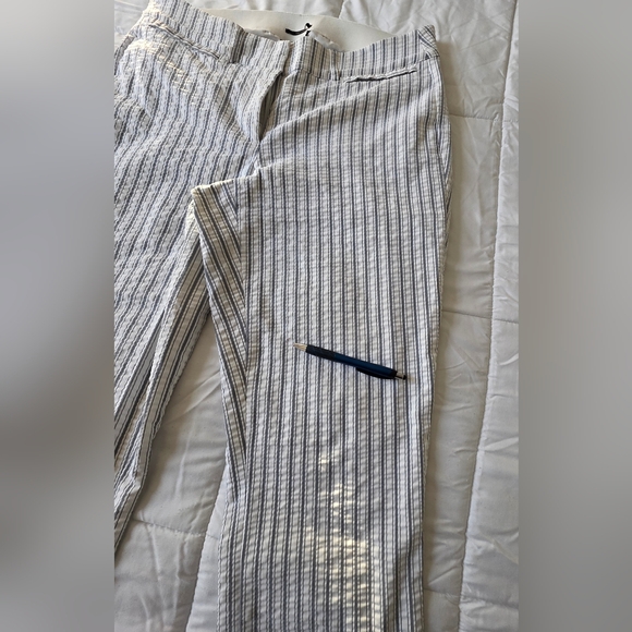 Lane Bryant The Lena Gray & White Stripped Cropped Capri Pants Cuff Hem Size 14 - Picture 10 of 12